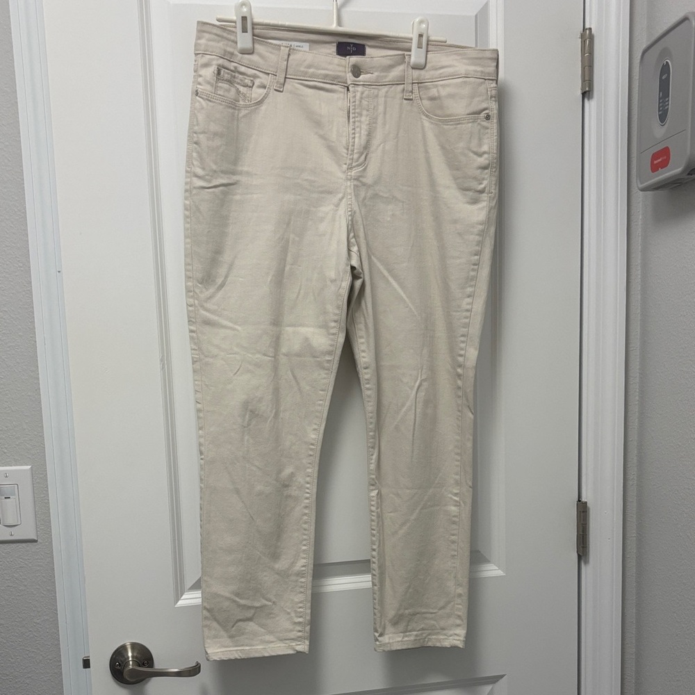 NYDJ Straight Leg Jeans - Soft Cream